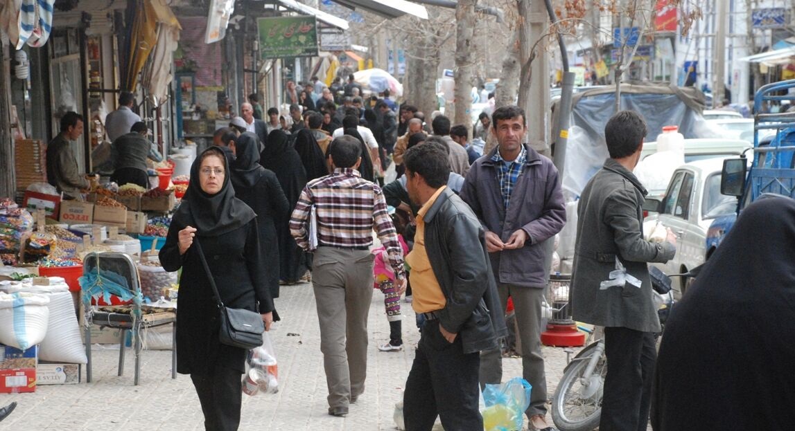 تمدید قرنطینه در کشورهای پرخطر و یک بام و دو هوای «در خانه بمانیم» در ایران
