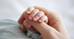 مادر کرونایی نوزاد سالم به دنیا آورد/پادتن کرونا در بدن نوزاد سرنخی برای تولید واکسن