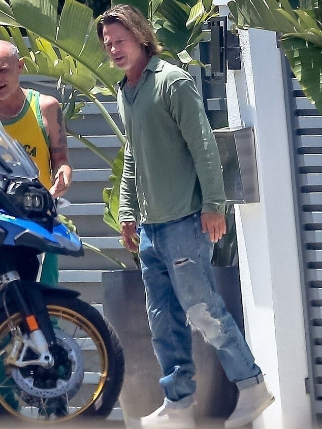 حضور برد پیت در تظاهرات ضد نژادپرستی در آمریکا/ عکس حضور برد پیت در تظاهرات ضد نژادپرستی در آمریکا/ عکس