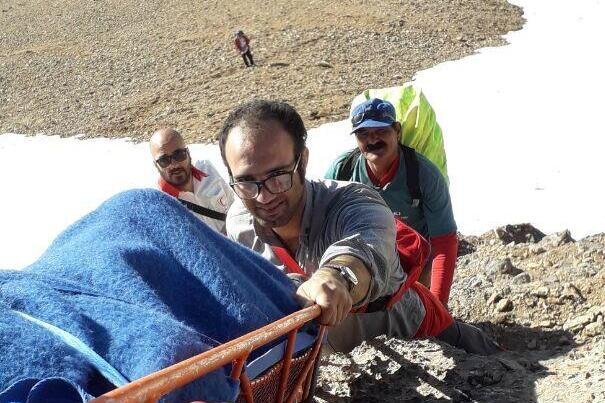 سقوط یک خانم از ارتفاعات شاهوار / عکس