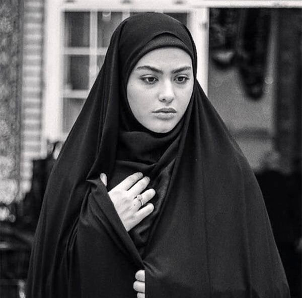 عکس| تیپ چادری ریحانه پارسا
