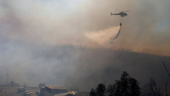 جنگل‌های گچساران همچنان در آتش می سوزند/ اعزام ۵ هواپیمای آبپاش و بالگرد برای خاموش کردن آتش