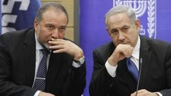 لیبرمن: نتانیاهو اسرائیل را به سمت جنگ داخلی می کشاند