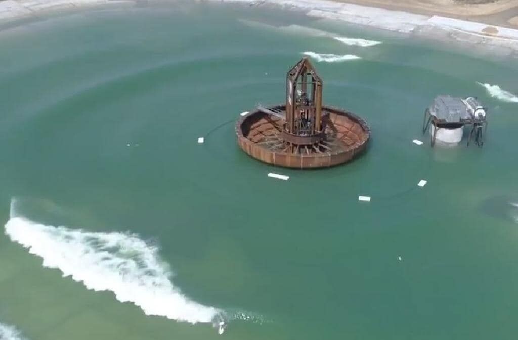 استخر بزرگی که قرار است تفریحات عجیبی را در اختیار مردم قرار دهد! +تصاویر