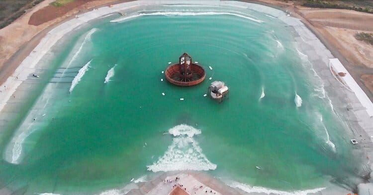 استخر بزرگی که قرار است تفریحات عجیبی را در اختیار مردم قرار دهد! +تصاویر