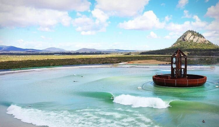 استخر بزرگی که قرار است تفریحات عجیبی را در اختیار مردم قرار دهد! +تصاویر