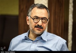 سعید لیلاز: مذاکره با آمریکا در حال حاضر هیچ کمکی به اقتصاد ایران نمی‌کند/ فقط راه برای دزدها هموار می‌شود!