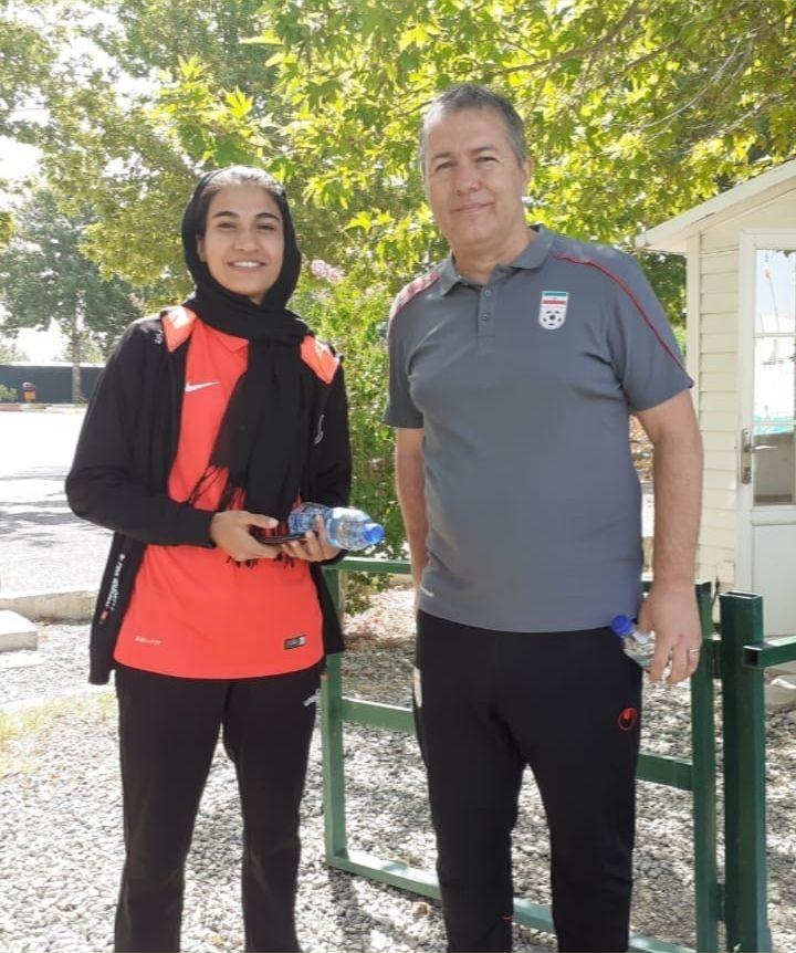 عکس| دیدار لژیونر زن فوتبال ایران با اسکوچیچ