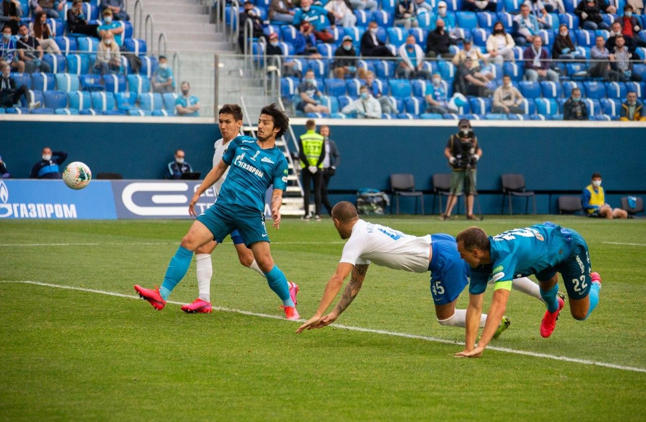 تصاویر| جنگ علنی مهاجم ایرانی علیه هم&zwnj;تیمی&zwnj;اش