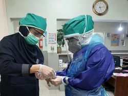 شهروندان اردبیلی تنها پس از تجویز پزشک به درمانگاه‌های کرونا مراجعه کنند