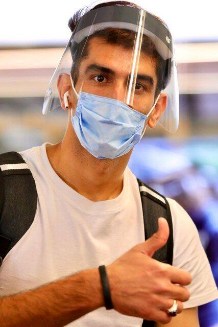 عکس| استقبال نماینده بلژیکی از بیرانوند عکس| استقبال نماینده بلژیکی از بیرانوند