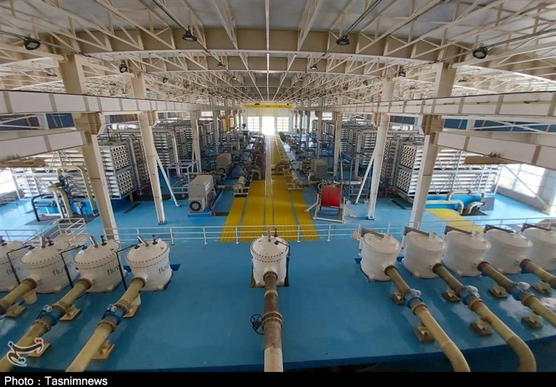 عکس| بزرگ‌ترین پروژه‌ شیرین‌سازی آب دریا در هرمزگان به بهره‌برداری رسید