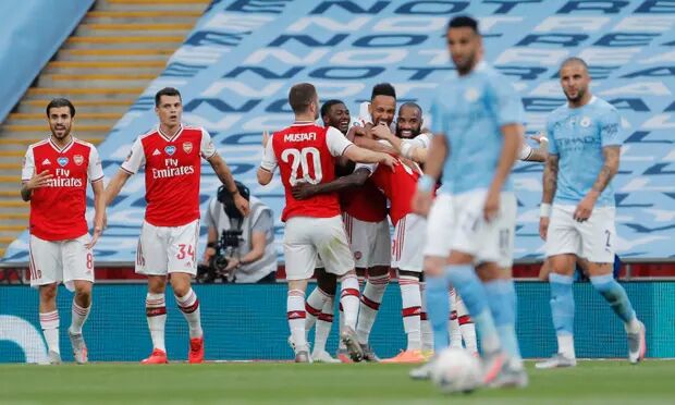 صعود آرسنال به فینال جام حذفی انگلیس صعود آرسنال به فینال جام حذفی انگلیس