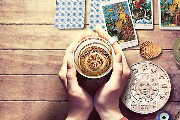 باز شدن پای رمالان به معاملات بورس؛ سهمتُ بگو، فالش بگیرُم!