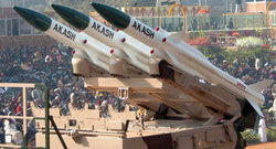هند سامانه راکتی در مرز با چین مستقر کرد