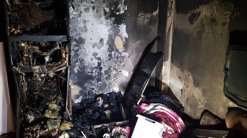 گرفتار شدن ۱۶ نفر میان دود در سعادت‌آباد/ تصاویر