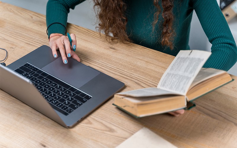 یک دیکشنری خوب چه ویژگی‌هایی باید داشته باشد؟