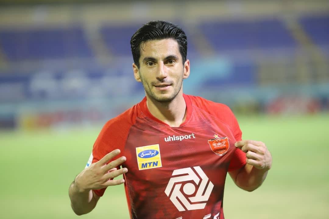 عکس | پرسپولیسیها اینگونه نماد استقلالیها را تصاحب کردند عکس | پرسپولیسیها اینگونه نماد استقلالیها را تصاحب کردند
