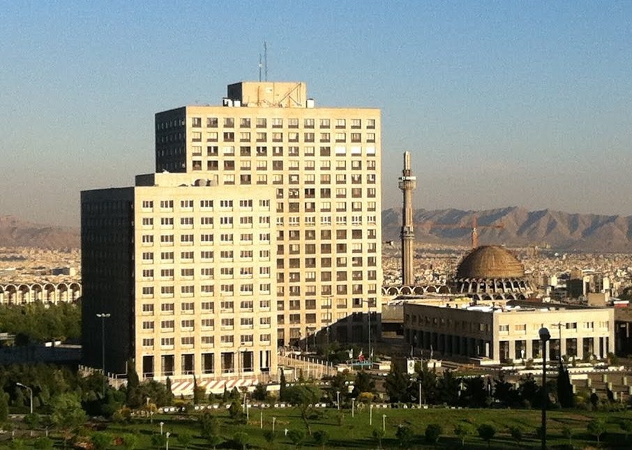 بنیاد مستضعفان یا مستکبران؟/ انتقاد به حقوق‌های نجومی مدیران بنیاد از پول فقرا