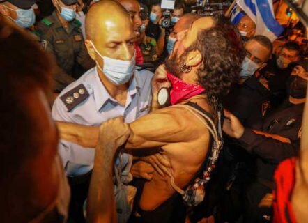 اعتراضات علیه نتانیاهو در قدس و تل آویو/ ۱۳ معترض بازداشت و ۲ نیروی پلیس زخمی شدند اعتراضات علیه نتانیاهو در قدس و تل آویو/ ۱۳ معترض بازداشت و ۲ نیروی پلیس زخمی شدند