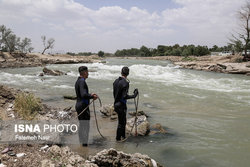 حادثه هولناک برای دو زن و چهار کودک در رودخانه فصلی