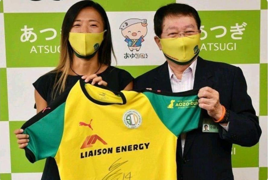 عکس| حضور یک فوتبالیست زن ژاپنی در تیم مردان