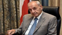 رئیس پارلمان لبنان: مشکل با فرانسوی‌ها نیست، ما در دولت مشارکت نمی‌کنیم