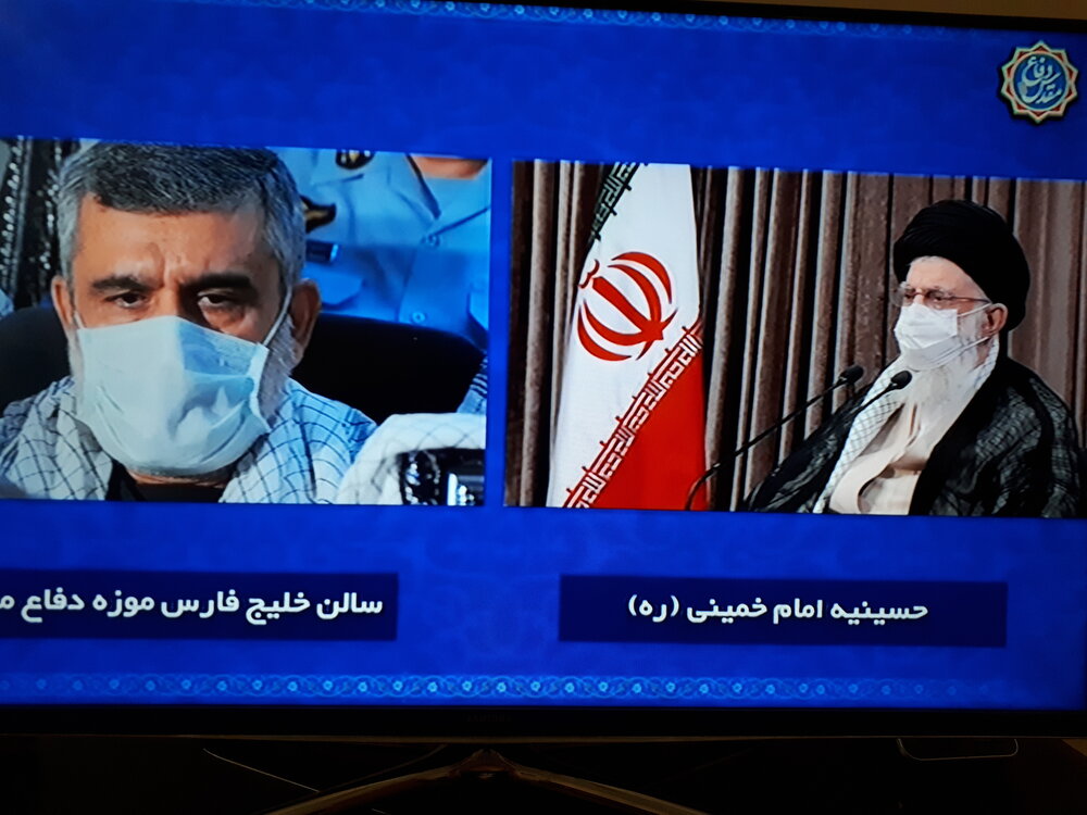 عکسی از دیدار تصویری رهبر انقلاب با رزمندگان دفاع مقدس