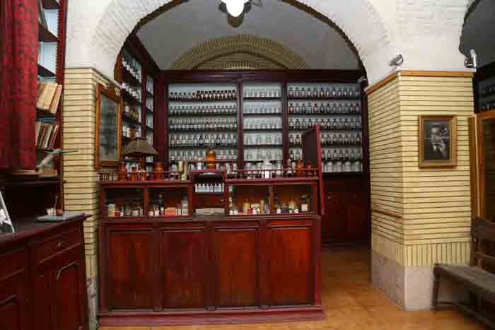 قدیمیترین داروخانه ایران قدیمیترین داروخانه ایران