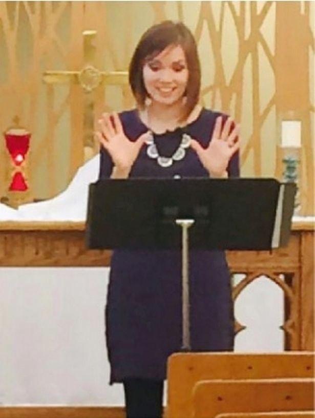 عکس| زن کشیشی که به مدل و رقاص تبدیل شد