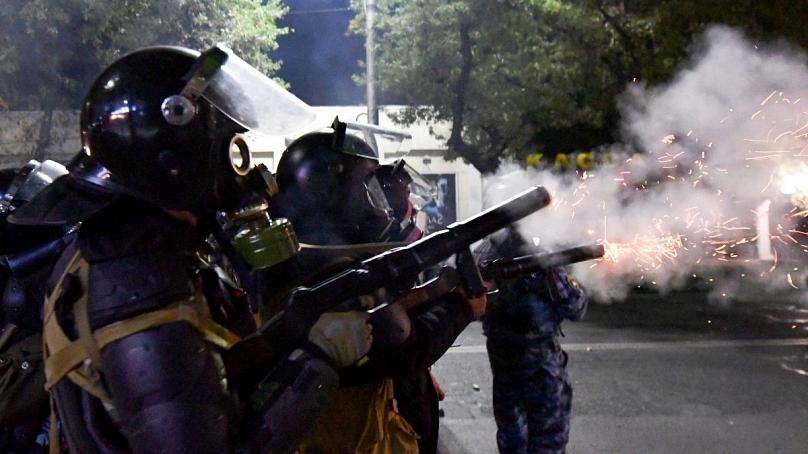 اعتراضها به نتایج انتخابات قرقیزستان؛ معترضان رئیسجمهور سابق را آزاد کردند اعتراضها به نتایج انتخابات قرقیزستان؛ معترضان رئیسجمهور سابق را آزاد کردند