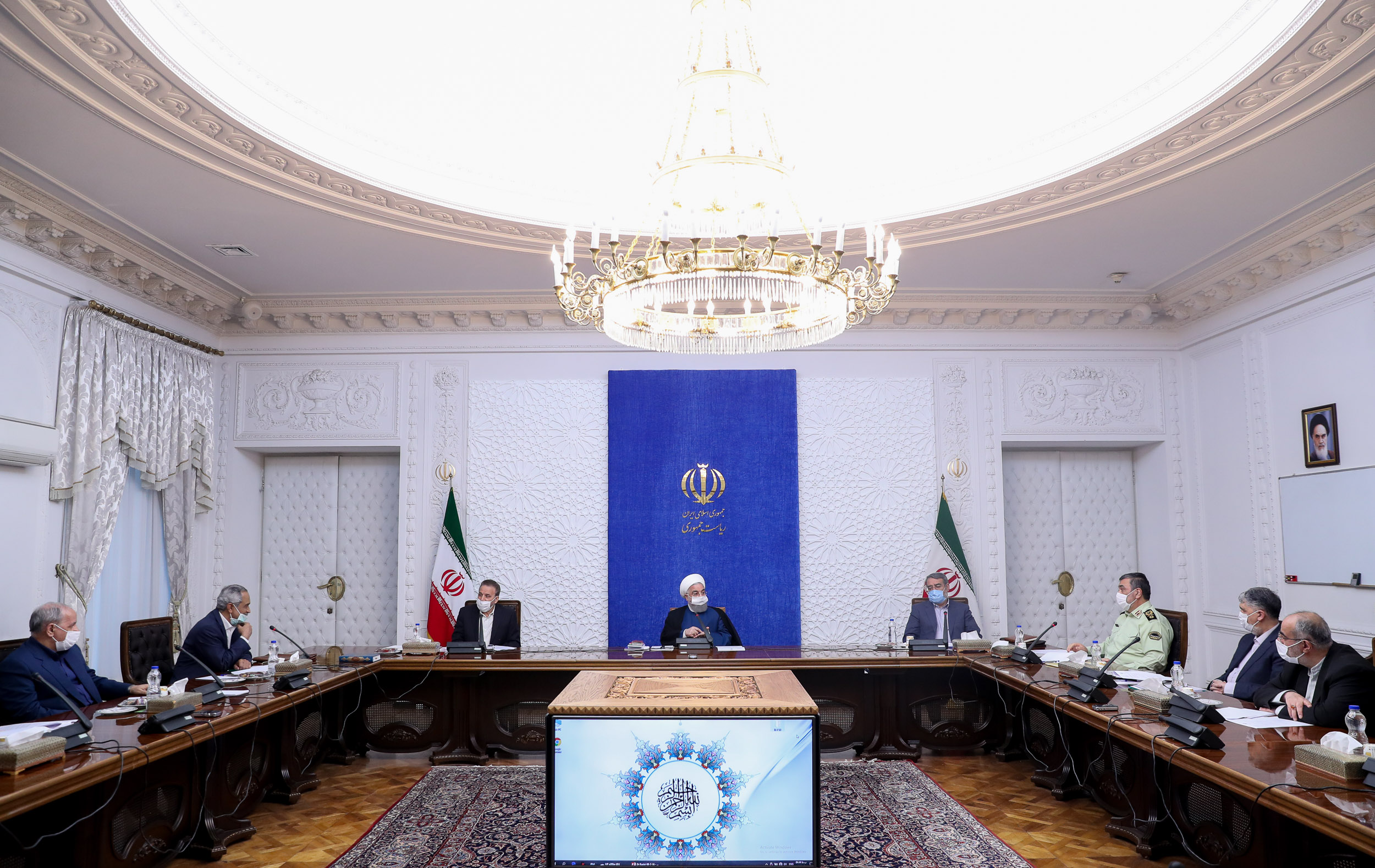 روحانی: چارهای جز افزایش محدودیتها نداریم/ اجرای طرح استفاده ماسک از خانه تا خانه روحانی: چارهای جز افزایش محدودیتها نداریم/ اجرای طرح استفاده ماسک از خانه تا خانه