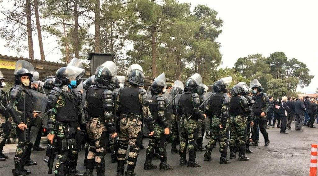 عکس| صحنه‌ای جالب از تجمع هواداران استاد شجریان