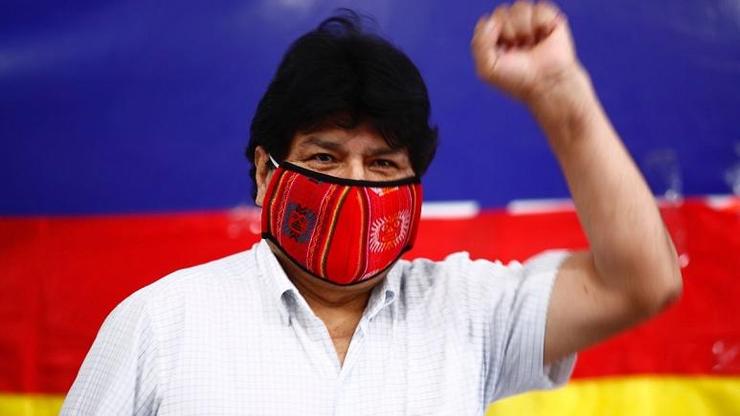 مورالس سرخوش از پیروزی سوسیالیست‌ها در بولیوی: دیر یا زود باز می‌گردم