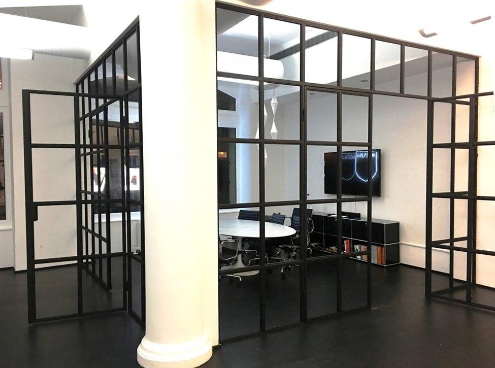 چرا پارتیشنهای شیشهای گزینه مناسبی برای شما هستند؟ چرا پارتیشنهای شیشهای گزینه مناسبی برای شما هستند؟