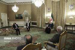 روحانی در دیدار وزیر امور خارجه عراق: حضور نیروهای مسلح آمریکایی را به ضرر امنیت و ثبات منطقه می‌دانیم