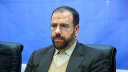 روحانی برای معرفی رزم حسینی به مجلس نمی‌رود
