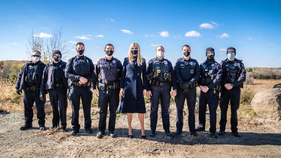 عکس| ایوانکا ترامپ چند بادیگارد دارد؟