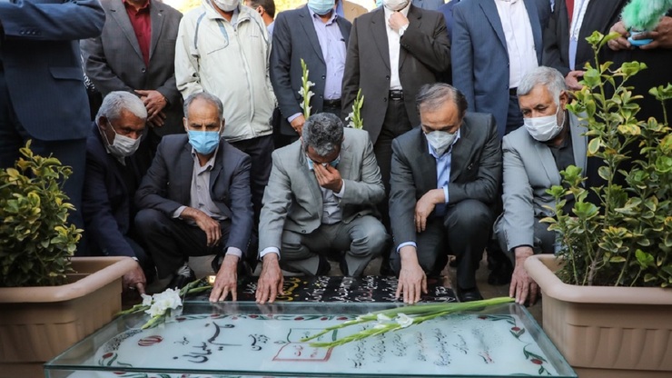 تصاویر| سفر وزیر صمت به کرمان و حضور بر مزار سردار شهید سلیمانی