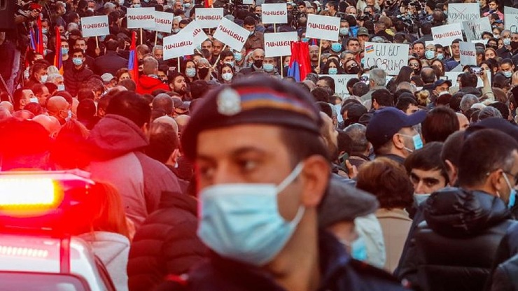 پلیس ارمنستان ۱۰ چهره سرشناس اپوزیسیون را بازداشت کرد