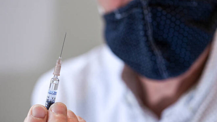 آیا واکسن کووید ۱۹ شرکت فایرز عوارض جانبی دارد؟