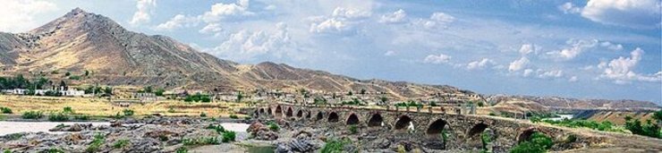 عکس| چرا پرچم آذربایجان روی پل «خدا آفرین» بالا رفت؟