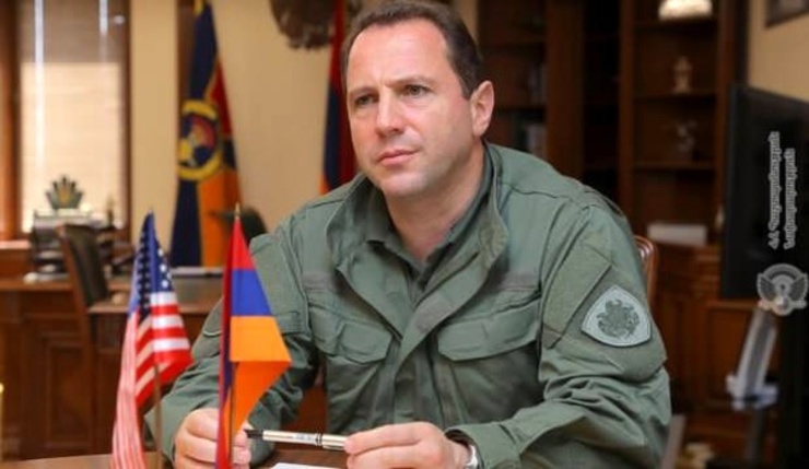 وزیر دفاع ارمنستان استعفا داد