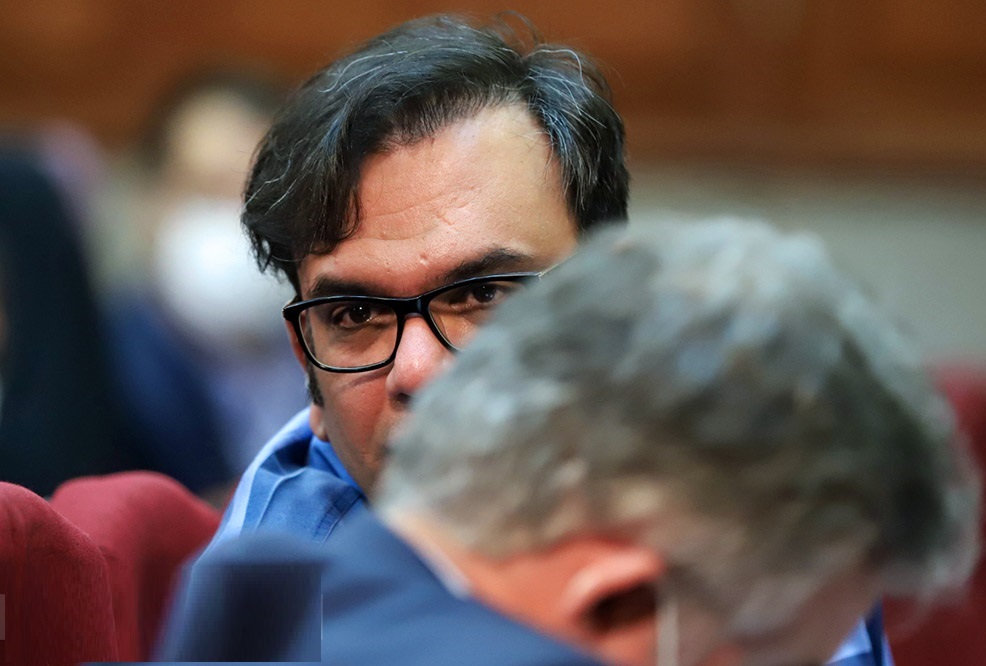 بانک سرمایه را به آتش کشیدند/ ماجرای تبانی محسن دلاویز و محمد امامی