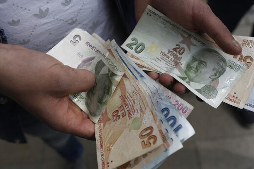 لیر در آستانه سقوط تاریخی لیر در آستانه سقوط تاریخی