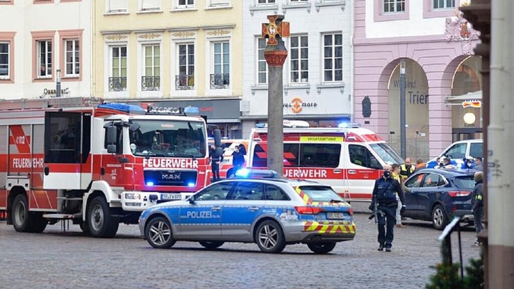 حمله خودرویی به عابران در آلمان/ دو کشته و ده‌ها نفر زخمی شدند
