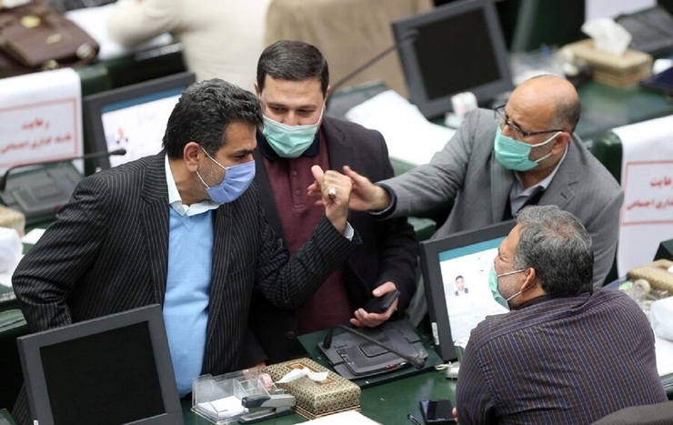 تصاویر| حاشیه‌های روز جنجالی مجلس