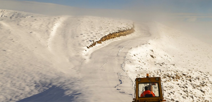 تصاویر| برف سنگین در جاده روستای زناسوج الموت