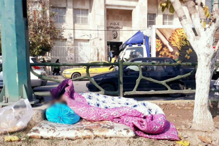 «خیابان خوابی» در رباط کریم در روزهای سرد سال