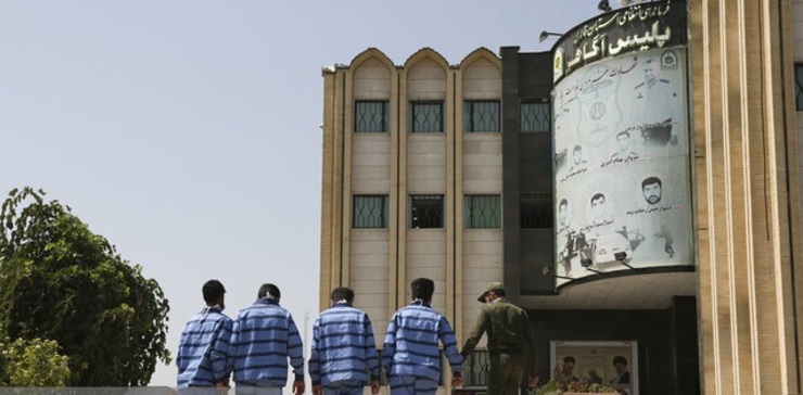 حمید پلنگ و دوستان در راه زندان!